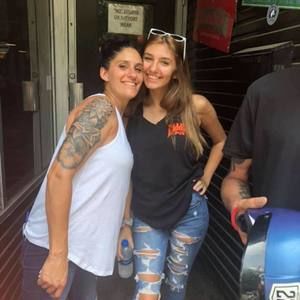 Meet your Posher, Kayla